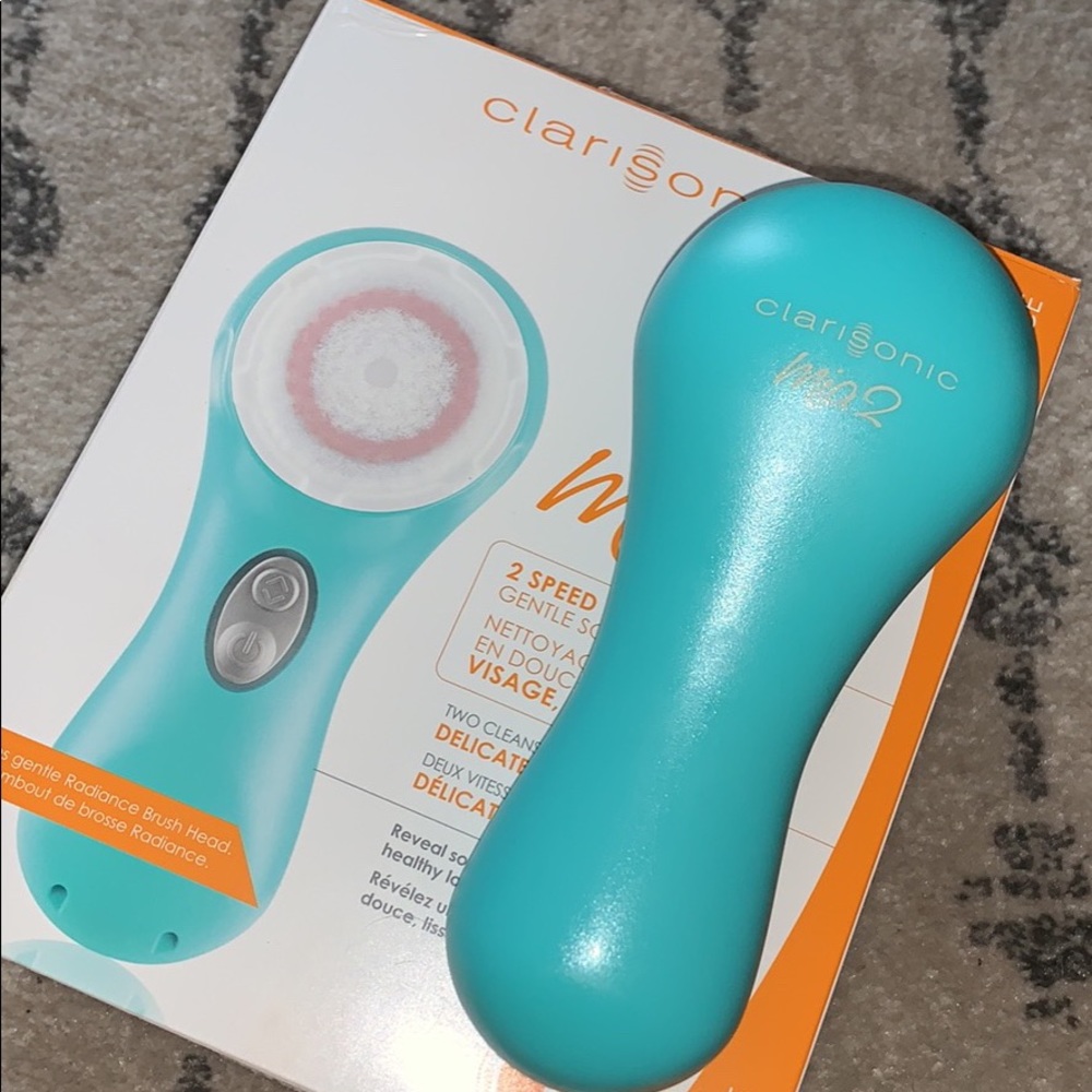LIKE NEW! Clarisonic Mia 2